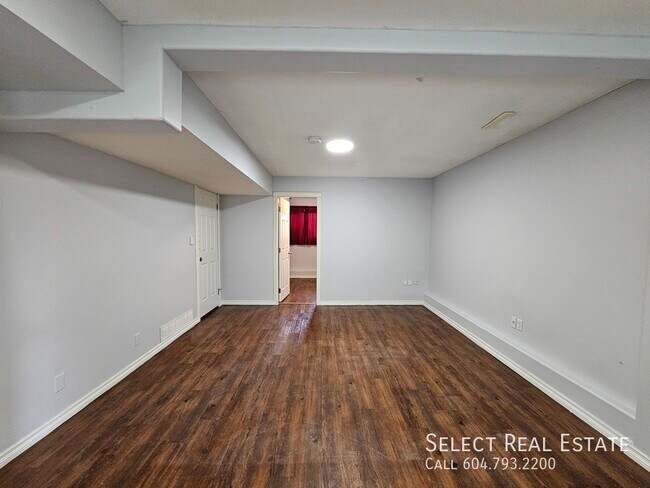 Photo - 46084 Clare Ave