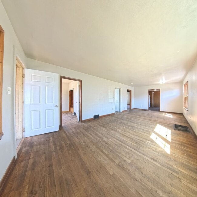 Photo - 2 Bedroom on the East Side with Garage