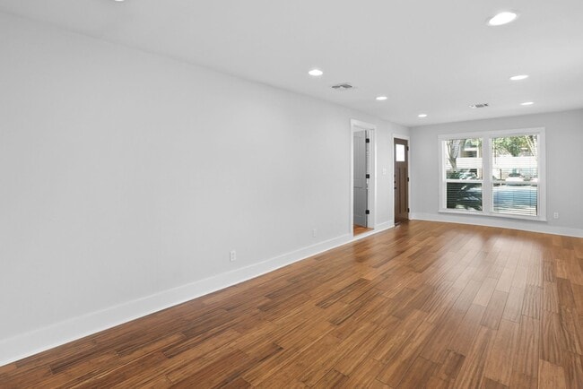 Photo - 2 Bedroom/2.5 Bath Mahncke Park Subdivision