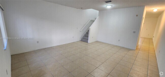 Building Photo - 2318 SE 23rd Terrace Rental