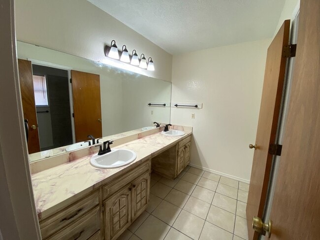 Photo - COPPER duplex Unit 406 e. copper