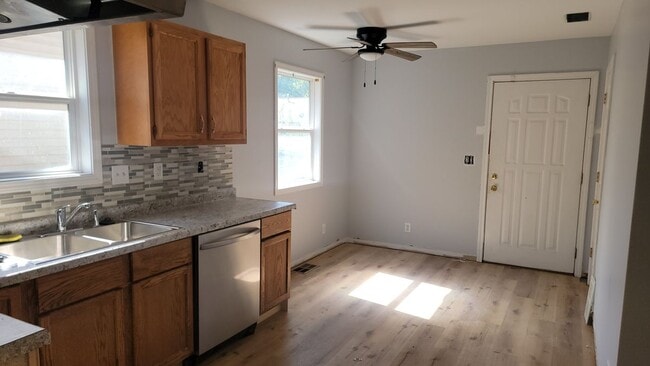 Photo - 1227 N Daniels Ave