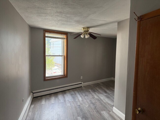 Photo - 781 Winthrop Ave Unidad 3