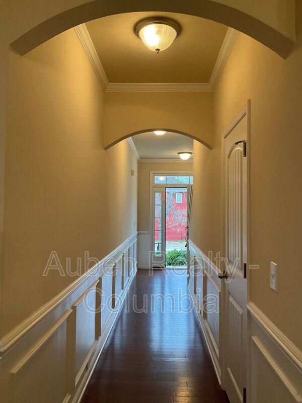 Photo - 204 Ashmore Ln