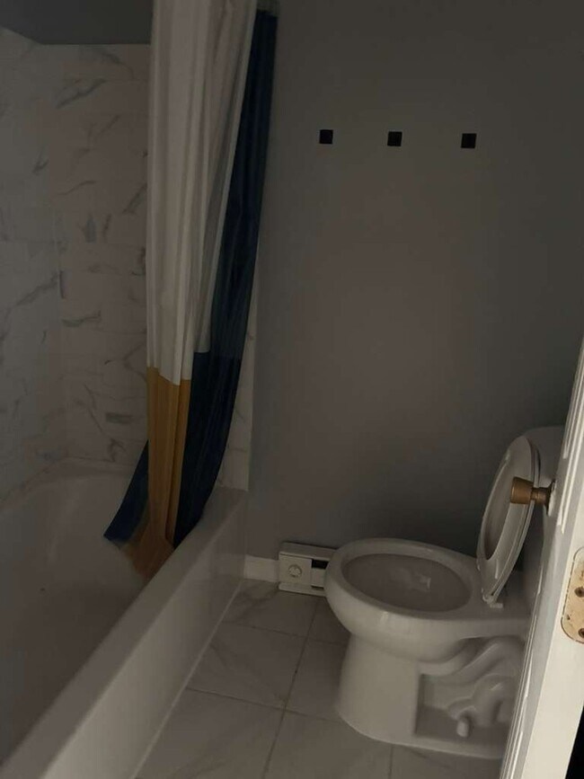 Photo - 807 Stoll St