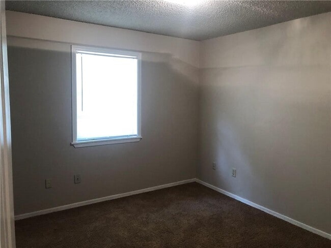 Photo - 211 S Carl St