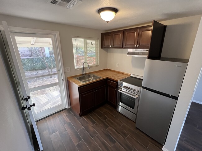 Photo - 441 E Brady St
