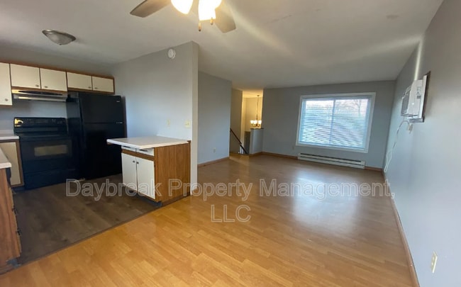 Building Photo - 1702 2nd Ave E