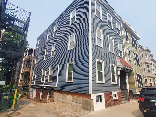 Photo - 41 Washburn St Unit 1