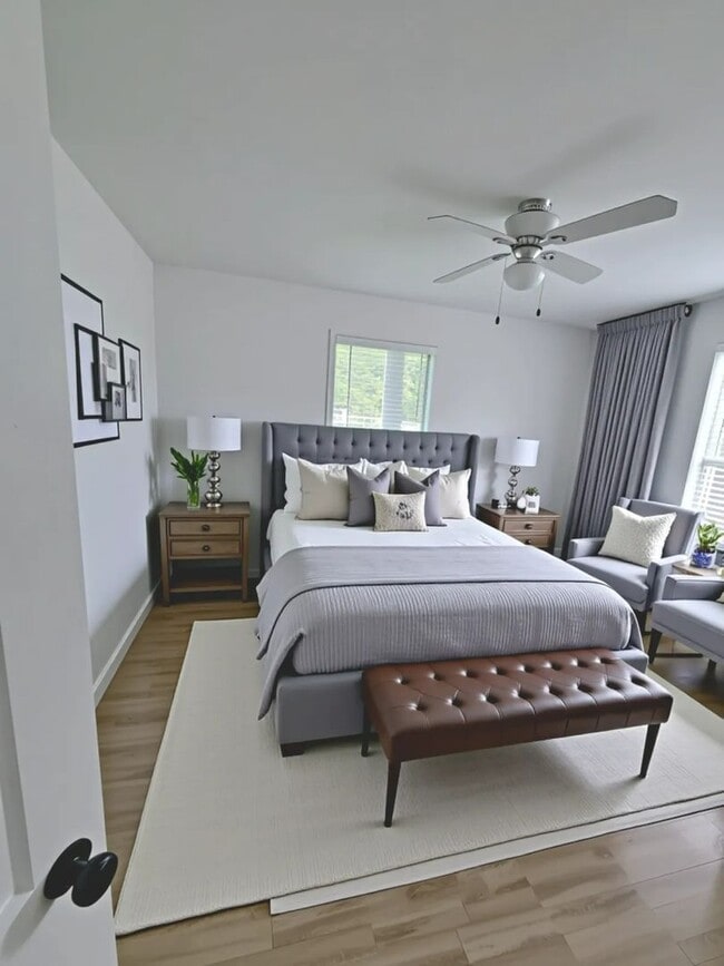 Photo - For Rent: Charming 2 Bed / 1 Bath Duplex with Backyard