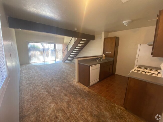 Building Photo - Hanford 1 bedroom spacious loft unit