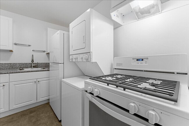 Photo - 378 1/2 Columbia Ave Unidad 324