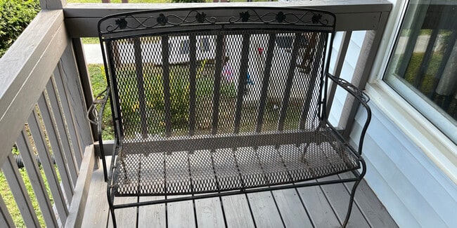 Photo - 305-10 1/2 10 1/2 St NW