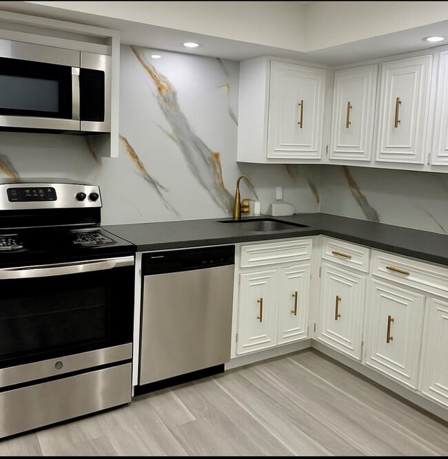 Photo - 800 Parkview Dr Unit 725