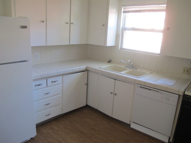 Photo - Plaza Del Sol Apartments