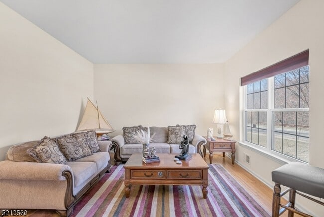 Photo - 706 Skyline Dr