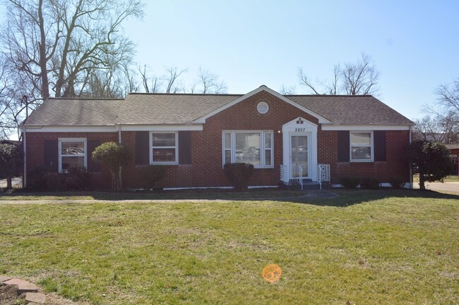 Building Photo - 2807 Emery Dr