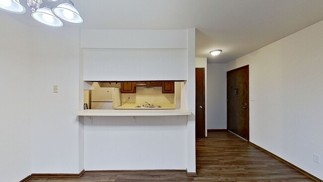 Photo - Lower Studio Apartment Available Unidad 12