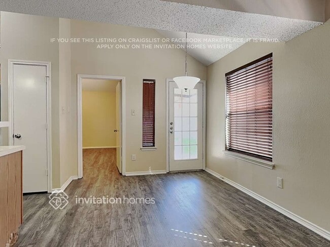 Photo - 6736 Driffield Cir E