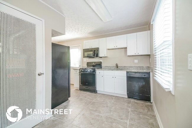Photo - 890 Bucknell Rd