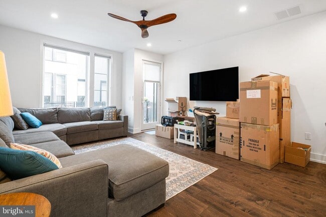 Photo - 1757 Waterloo St