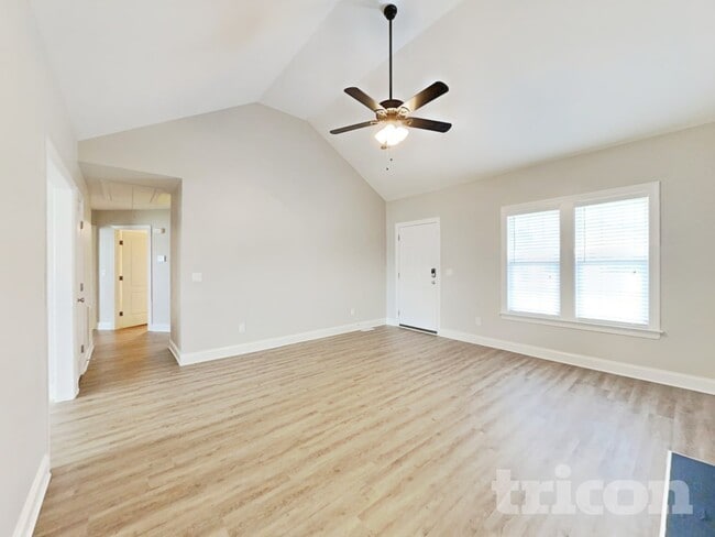 Photo - 224 Melanie Ln