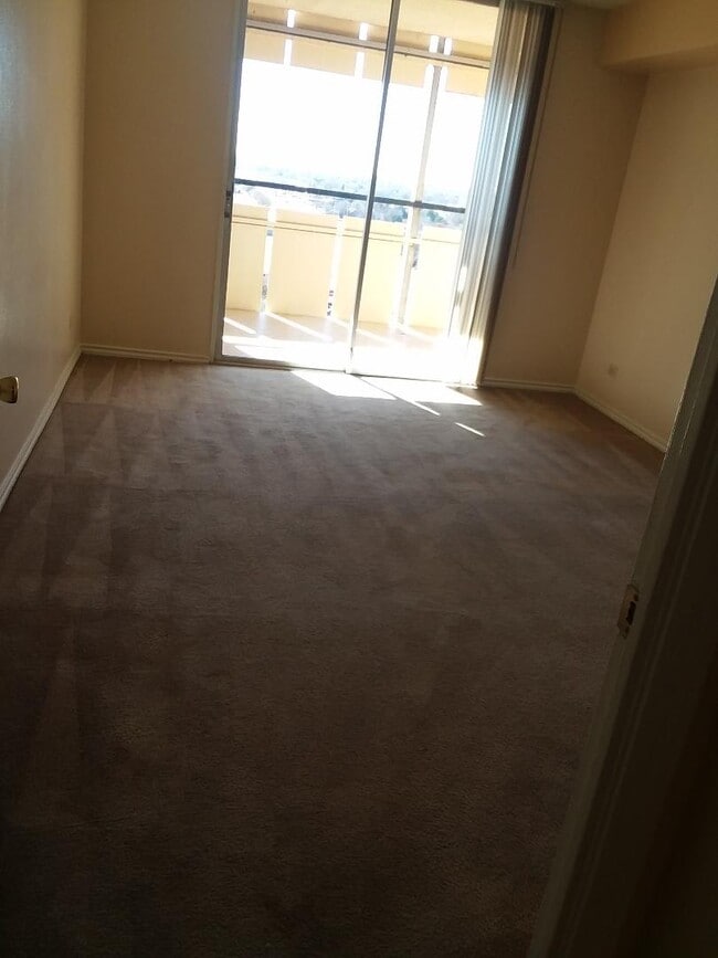 Bedroom - Park Tower Apartments