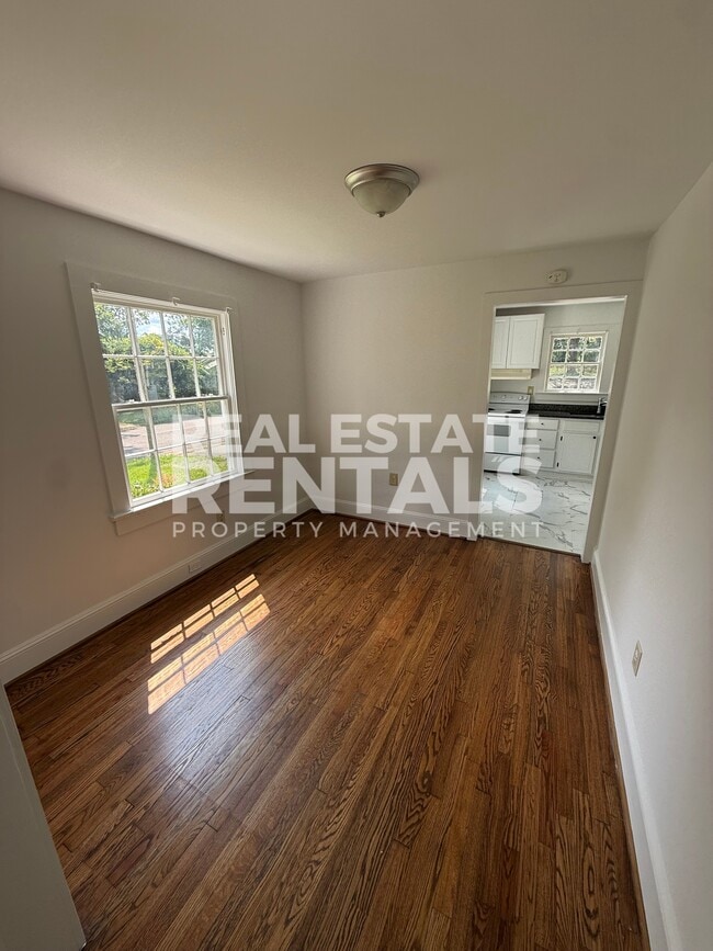 Photo - 1224 Robinson Ave