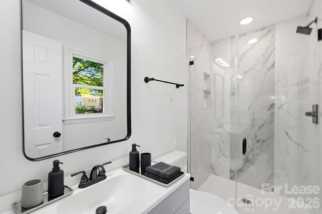 Photo - 6126 Amberly Ln