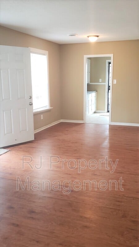 Photo - 3430 Kirby Ave