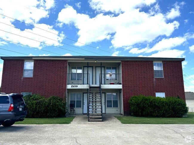 Building Photo - 1509 Dugger Cir Rental
