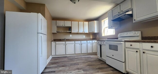 Photo - 14820 Darbydale Ave