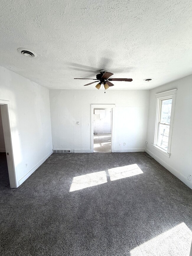 Photo - 731 W 4th St Unidad 729