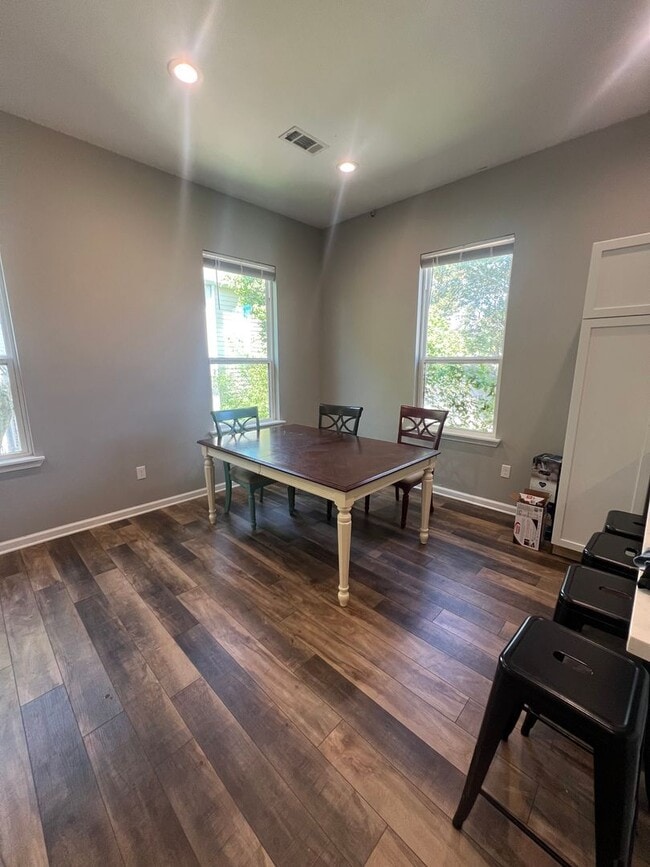Photo - 6bd/2ba Adorable Home Available for 2026 School Year!