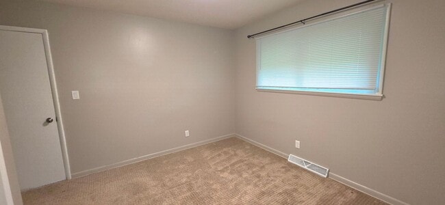Photo - Beautiful 3 bedroom 2 bath! Southeast! $1295