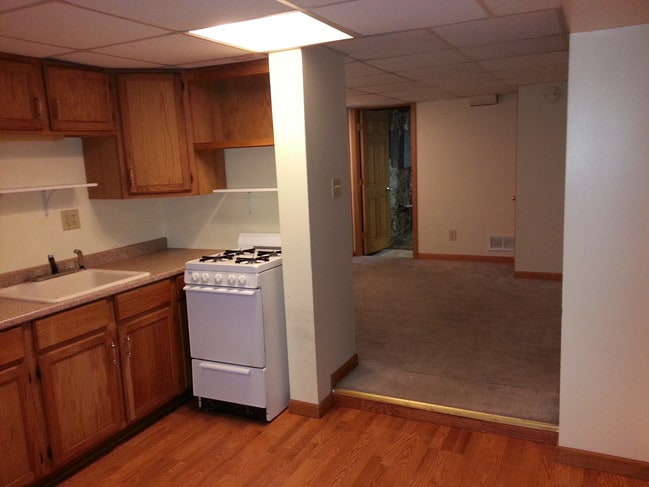 Photo - 421 E Lake St Unit Gardn