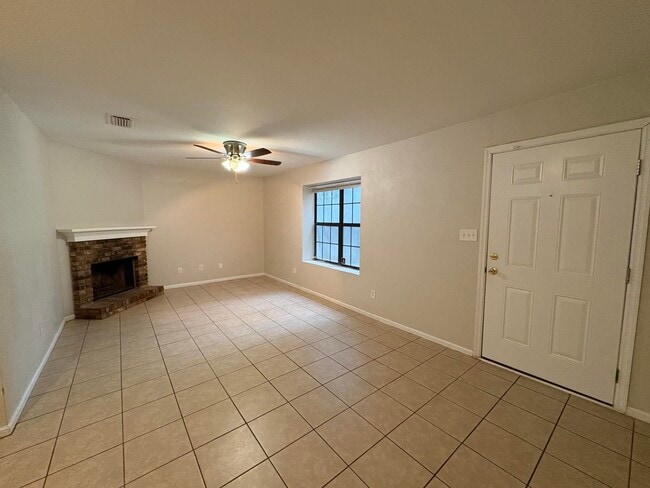 211 Parkbrook Cir