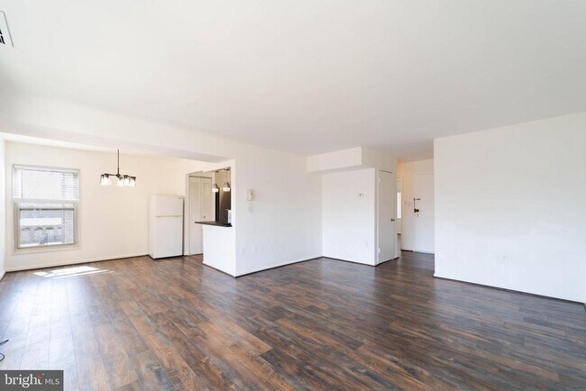 Photo - 37 Canterbury Square Unidad 302