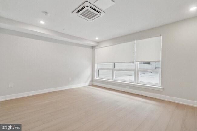Photo - 922 N Broad St Unit 1 BEDROOM - 3RD FL