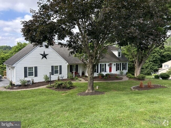 Building Photo - 975 Wind Song Rd Rental