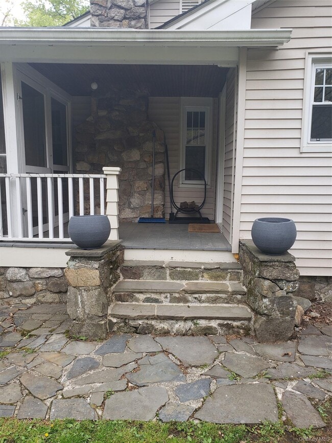 Photo - 1 Millpond Ln