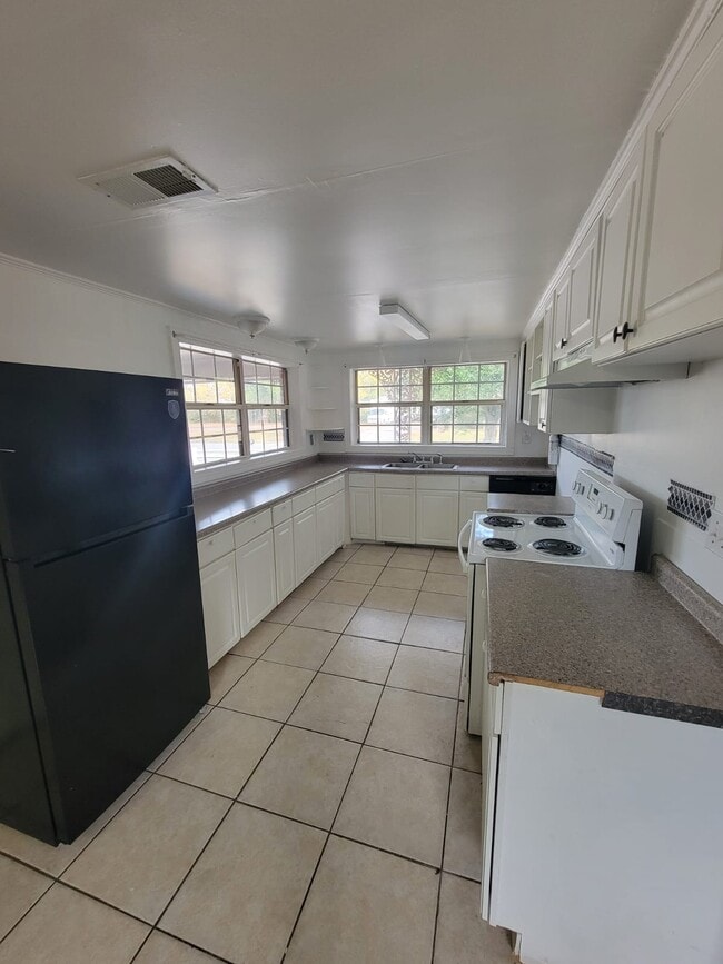2311 Chicot Rd