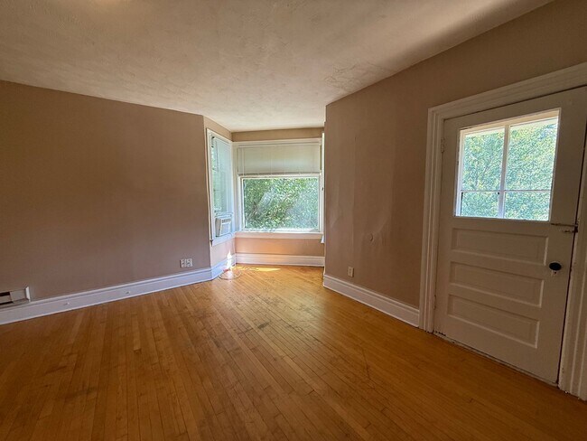 Photo - 719 Edmund Ave W Unit 2
