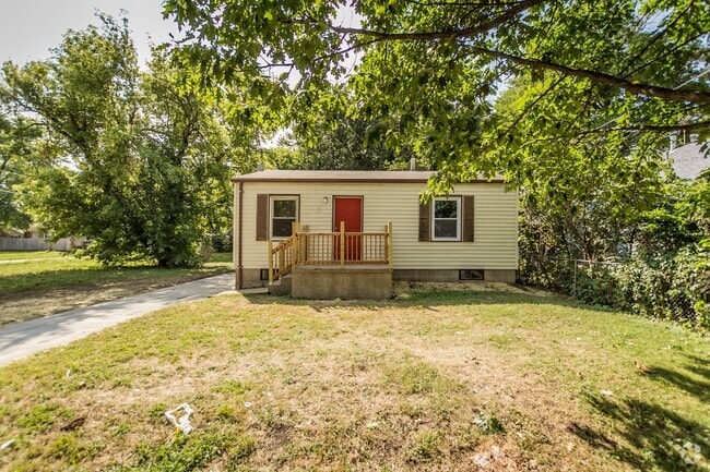 Building Photo - Cozy 2 Bedroom House