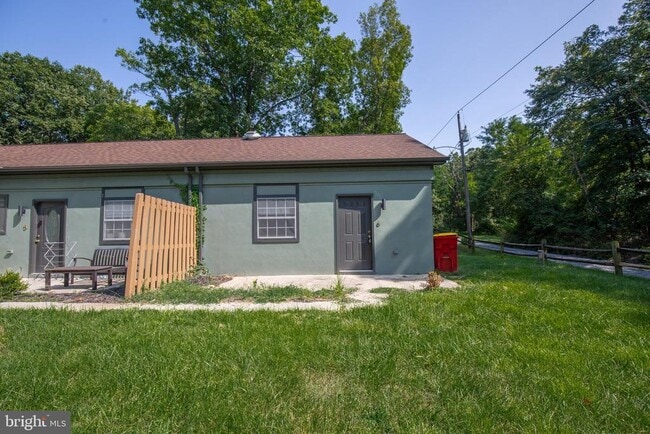 Building Photo - 115 Old Bridge Rd Unit 6 Rental
