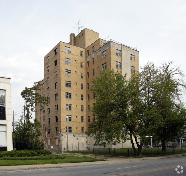 Photo - Frontenac Apartments