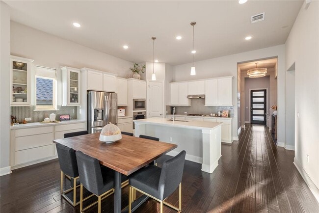 Photo - 11905 Deering Pl