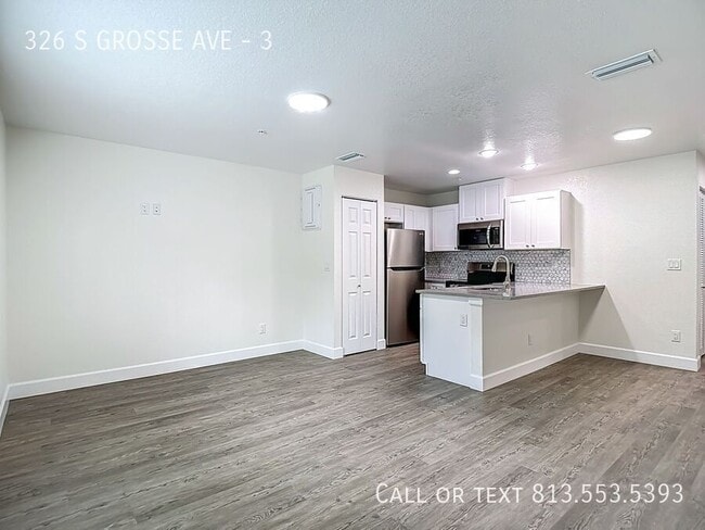 Building Photo - 326 S Grosse Ave Unit 3