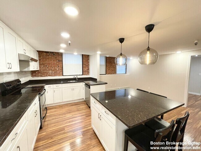 Building Photo - HOT FENWAY LISTING!!!! Rental