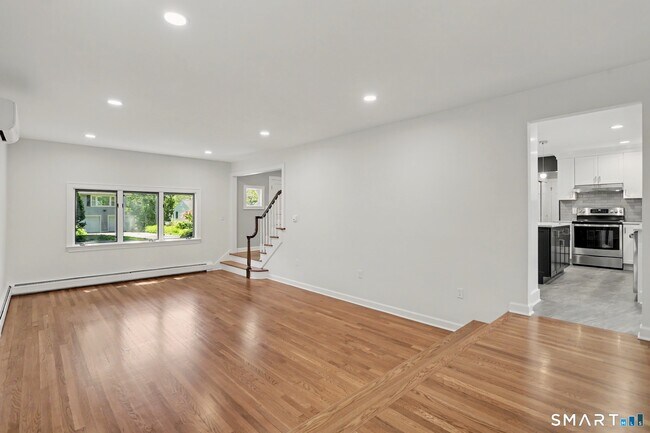 Photo - 145 Casmir Dr